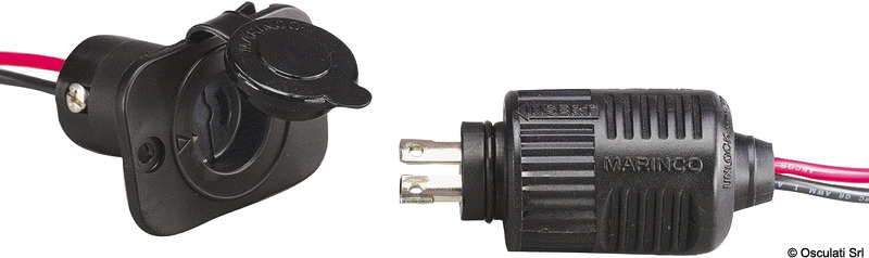Kit presa e spina per motori elettrici e utenze di bordo con contatti in ottone nichelato, tenuta stagna con cappuccio e accoppiamento “locking” a prova di vibrazioni. Una soluzione plug‑and‑play che copre dal piccolo trolling motor fino ai sistemi più potenti: connessione sicura, impermeabile e a bassa caduta di tensione, pronta per installazioni da 12 a 48 volt.