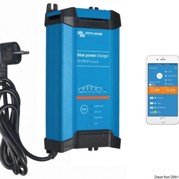 Usando l'App Victron-connect questi caricabatteria si collegano al vostro smartphone , tablet o computer via Bluethoot, consentendo la configurazione iniziale e visualizzando tutti i dati di carica.Alimentazione: 180/265 VAC 45/65 Hz 250/350VDC.Carica a 6 stadi:TEST - BULK - ABSORPTION - RECREDITION - FLOAT - STORAGE, con LED di controllo stato di carica.Controllo a microprocessore che adatta il tipo di carica alle esigenze della batteria.Protezioni: contro corto circuiti, inversione polarità, sovratemperatura.La funzione "storage" riduce automaticamente la funzione float a 13,2 V onde minimizzare la gassificazione e corrosione delle piastre positive.IP22. Adatto per ogni tipo di batteria, incluse le Li-ion.