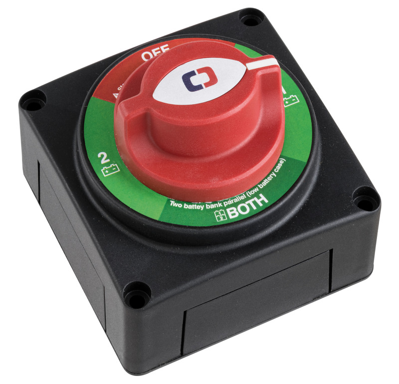 Serie di interruttori e deviatori che permettono di attivare/disattivare, combinare e/o separare i banchi di batterie per motori e servizi.Per applicazioni fino a 48 VDC. Compatibili con installazioni a muro esterne o a incasso. Conformi alla normativa di riferimento UNI EN ISO 8846.Uscita dei cavi possibile sui 4 lati.