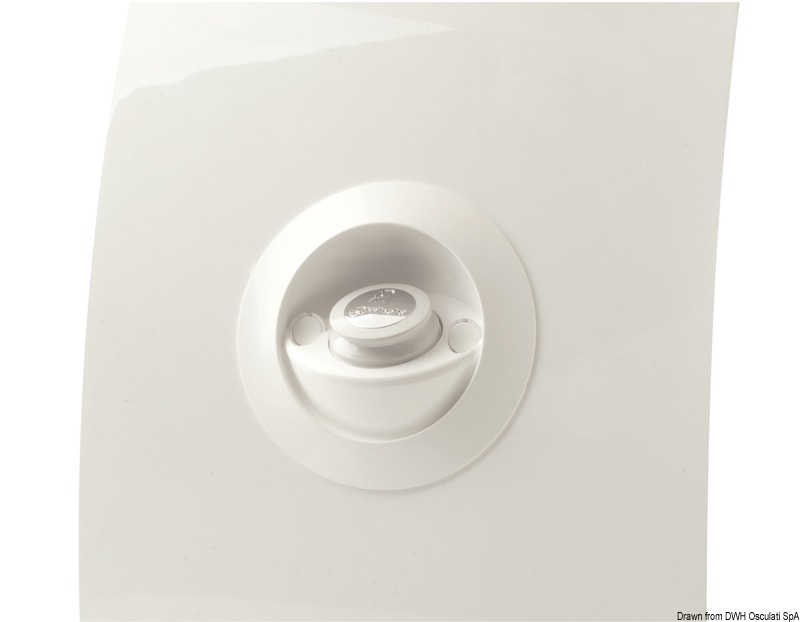 Funzionalità migliorate per la doccia calda/fredda di riferimento nel settore.Disponibile in bianco o nero, con tubo retinato di nuova generazione: più leggero, più flessibile, antimacchia e con uno stivaggio facilitato.Caratteristiche principali:- miscelatore acqua calda/fredda integrato;- compatibilità con impianti Twist già esistenti;- incassi ad angolo di colori abbinati alle pompe;- incasso dritto disponibile cromato;- nuovo attacco universale da ½”.