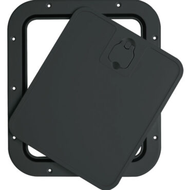 Superficie molto robusta e antisdrucciolo. Chiusura del coperchio Splash-Proof con guarnizione in neoprene. Montaggio a filo. Si possono usare come portelli per gavoni, vasche da pesca, oppure come portelli di ripostigli e paratie frontale a baionetta che si estrae per facilitare l'accesso. Ideale per installazioni in console con panca guida vicina.