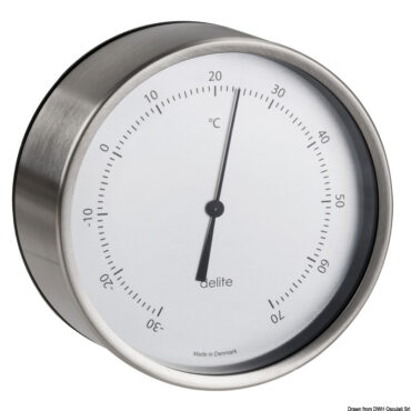 Carcassa realizzata in acciaio inox satinato.Sistema di fissaggio a parete incluso.