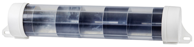 Versione potenziata dei modelli 32.235.00/01. Formati da lamelle in alluminio incrociate a vari angoli di 90° in un contenitore plastico. Superficie riflettente garantisce una visibilità fino a 4 miglia marine.