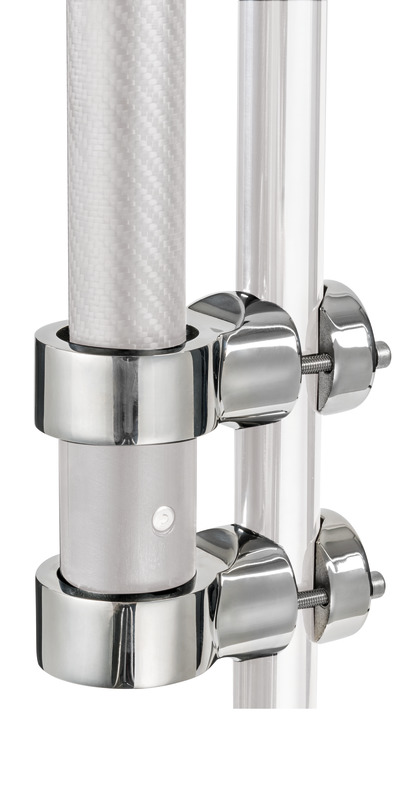 Doppio supporto da applicare al candeliere per il fissaggio del palo.Le boccole sono realizzate in accio inox e vengono assicurate al candeliere con una controflangia e due viti M6.Supporto inferiore cieco, mentre quello superiore è passante.