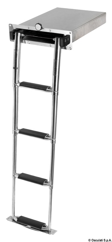 Formata da una scaletta telescopica A 4 gradini + box da incorporare nello spessore della plancetta.Estrazione della scaletta guidata che determina una migliore scorrevolezza e precisione di movimento. Made in Italy.