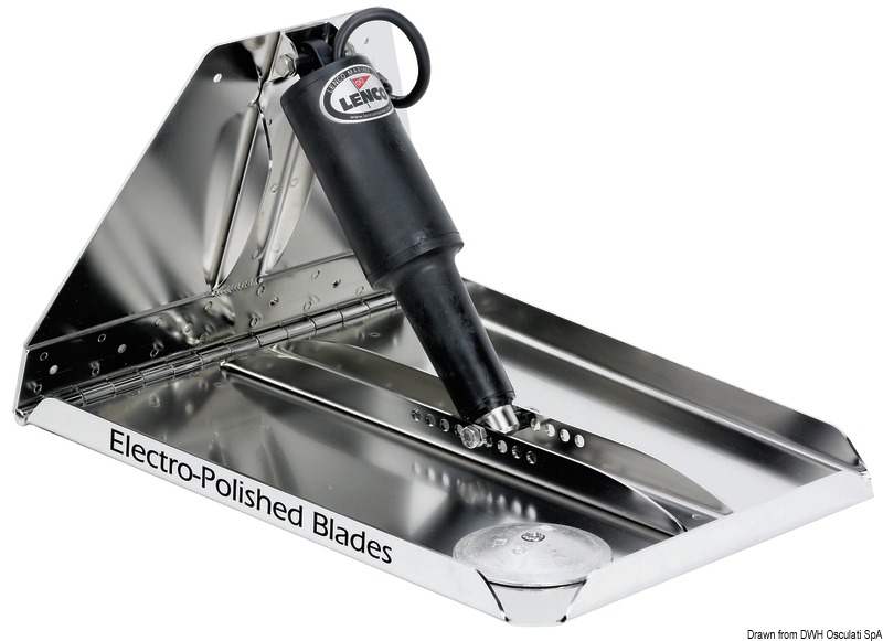 Adatti per grossi gommoni veloci o Fast-Commuter. Completi di anodi sacrificali.Il kit è composto da:- 2 cilindri azionatori 51.260.02 (codice LENCO 15055-01);- 2 alettoni in acciaio inox;- 2 prolunghe da 20' (6 m) 51.259.03 (codice LENCO 30133-103D) per collegamento dall'attuatore alla centralina, connettori stagni Deutsch Connectors.Il pannello di controllo va acquistato a parte.