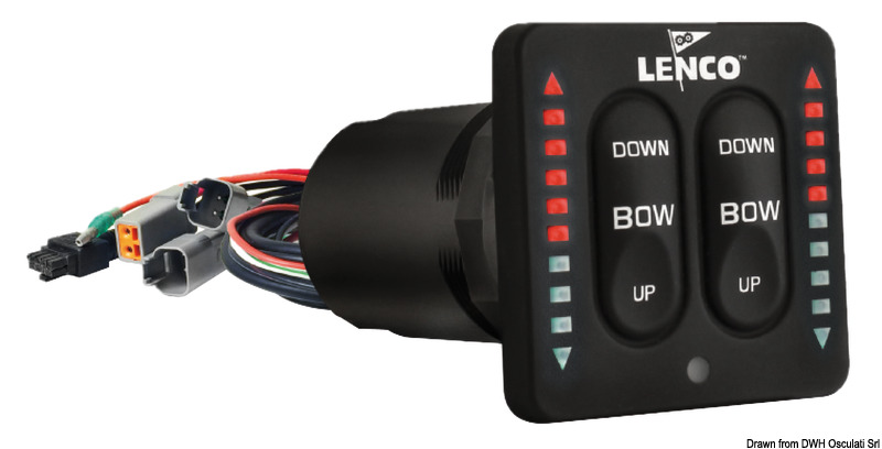 Pannello + control box stagno con uscite Deutsch Connectors. Cablaggio Plug&Play e funzione Retractor che fa rientrare i flap quando si toglie la corrente. Cavi di alimentazione 92 cm. Nella versione con LED, accensione ogni 5 mm di spostamento.