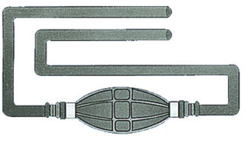 Fabbricato con speciale tubo coestruso con interposta calza in poliestere.Sezione 8x13 mm, resistente fino a 15 bar.Completa di pompetta tipo maggiorato, adatta per benzina verde.