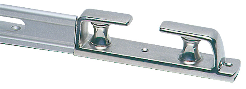 In acciaio inox AISI 316 lucidato a specchio.