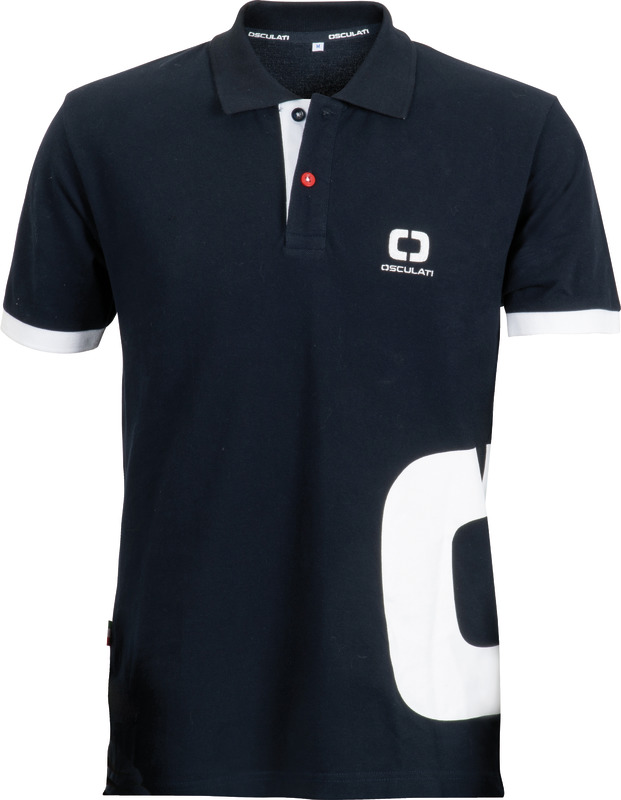 Polo a manica corta a due bottoni con spacchi laterali. Colletto e maniche a coste. Tessuto: 100% cotone piquet, 190 gr.Istruzioni di lavaggio: lavaggio a mano; no candeggio; non asciugare a mezzo di asciugabiancheria a tamburo; non stirare; non lavare a secco. Ricordati di indicare la taglia desiderata nella sezione "Nota d'ordine" prima di completare l’acquisto. In caso contrario, l’ordine non potrà essere processato correttamente.