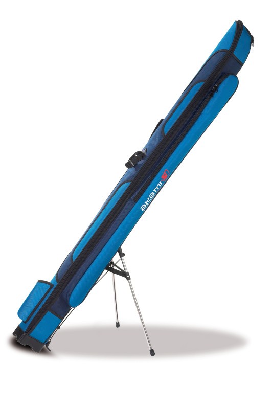 Fodero portacanne con un vano, progettato per il surfcasting, realizzato con anima in platsica posizionata all’interno della fodera in cordura e cerniere extra YKK Giappone. Munitio di tasche esterne con chiusure in velcro, tracolle imbottite regolabili e treppiede rinforzato. Ideale per il trasporto di 1 canne da surfcasting.
