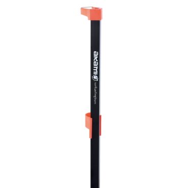 Reggicanna da surfcasting con struttura in alluminio anodizzato con maggiore resistenza, poggiacanna e bicchierino fluorescente regolabile in altezza. Vite in acciaio inossidabile e sistema di sicurezza metallico che impedisce la caduta della canna. Ideale per i surfcaster esigenti.