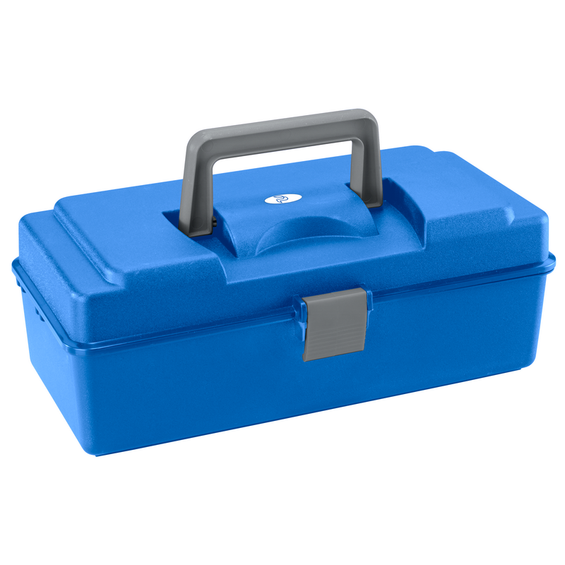 Valigetta 141P in plastica da pesca con misure interne 320 x 160 x 120 mm / 12.60 x 6.30 x 4.73 inch. Colore blu cobalto e serrature grigie. Questa valigetta da pesca è dotata di un interno a 2 ripiani con 6 scompartimenti per riporre la propria minuteria da pesca, ampio spazio di stoccaggio sul fondo. Materiale: polipropilene. Viene impreziosita dal manico ergonomico integrato nel coperchio per un agile trasporto.