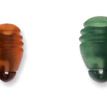 Attacco per terminali integrato in una morbida perlina in gomma. Consente un cambio rapido del terminale ed al tempo stesso protegge il nodo di connessione. Disponibile in due misure. Colori mimetici.
Busta da 8 pezzi, confezione da 10 buste.