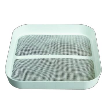 Setaccio con rete bianca 15x15 cm per scatoline quadrate da litri 1,2 e 1,8. Ideale per ver de vase.
Busta da 1 pezzo, confezione da 10 buste.