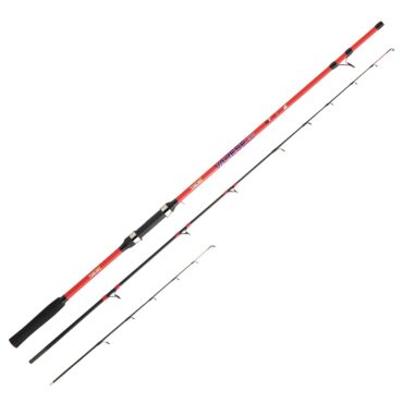 Canna ideata per far fronte a varie tecniche di pesca dalla barca. Robusta ed estremamente versatile grazie alla sensibilità dei vettini intercambiabili e alla buona potenza del fusto in carbonio alta resistenza . Dotata di anelli dal profilo antigroviglio e pietra adatta all’utilizzo di multifibra o nylon e comoda impugnatura in eva è disponibile in varie lunghezze per adattarsi ad ogni esigenza.Fusto in Mix Carbon
